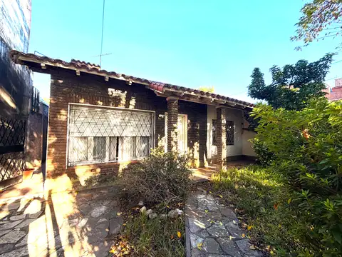 CHALET  SOBRE LOTE 400 MTS. BUEN ESTADO