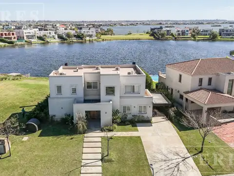 casa en venta en Puertos Muelles, a la laguna