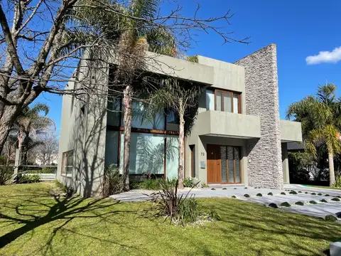 ABRIL CLUB DE CAMPO IMPECABLE CASA MODERNA