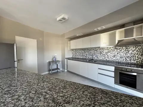 Departamento en Alquiler en Condominio Civis, USD 1.250