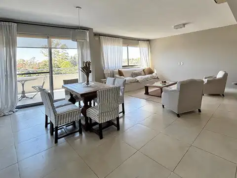Departamento en Alquiler de 4 ambientes