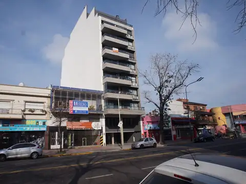 Venta Departamento 3 ambientes + Terraza + Patio