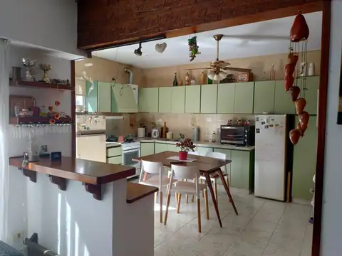 Depto Tipo Casa en Venta con 1 cocheras
