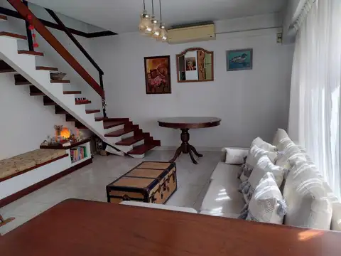 Depto Tipo Casa en Venta de 3 ambientes