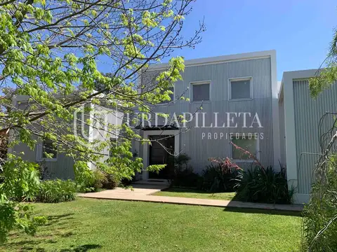 Casa en el Barrio La Argenitna, Estancias del Pilar.