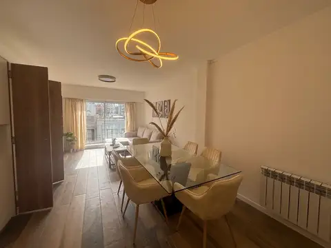 Venta Departamento 4 ambeintes con Balcón y Cochera. Zona Plaza Mitre