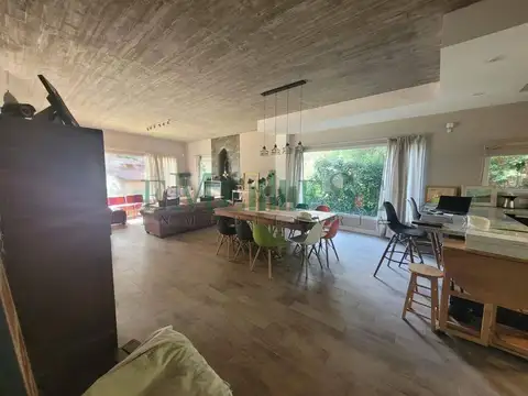 Casa en Alquiler Temporal con 2 cocheras