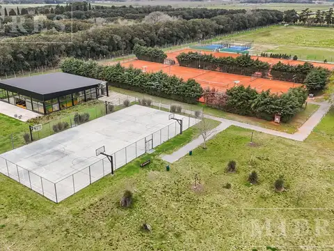 Casa en Alquiler con 1 cochera