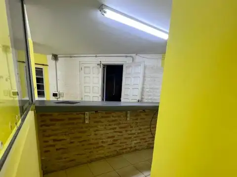 Local en esquina - Alquiler