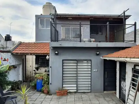 Casa 5 ambientes con 2 baños