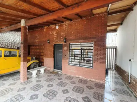 Casa a la venta en Quilmes Oeste.