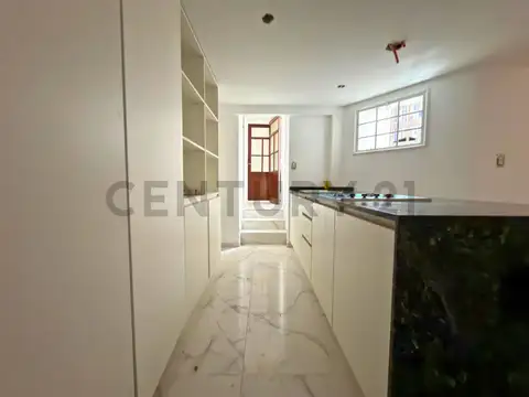 Departamento 6 ambientes con 2 baños