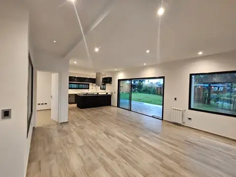 Casa en Alquiler al Este