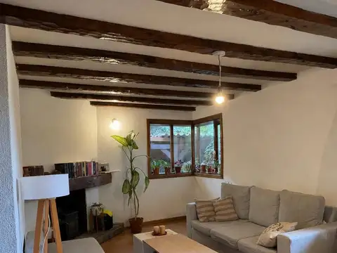 Casa 5 ambientes con 1 baño