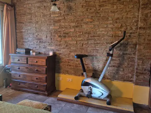 Casa Americana 3 Ambientes con Quincho, Pileta y Ambiente extra tipo estudio en Venta - Castelar Sur
