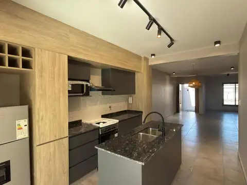 Casa en Venta con 1 cochera