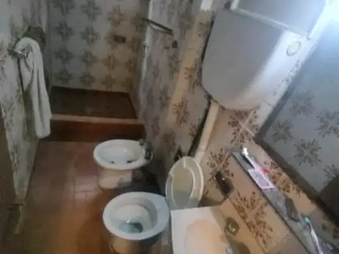 PH  EN VENTA AMBIENTES EN AVELLANEDA, IGUAZU 150.