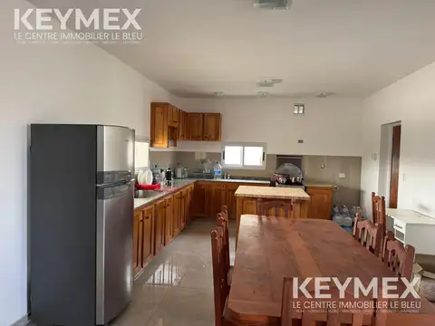 Casa en Venta con 4 cocheras