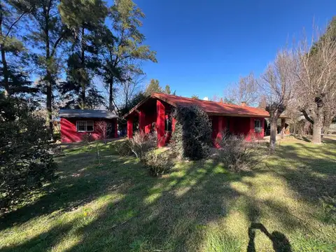 Venta casa 4amb Terreno 3000m2 Exalt. de la Cruz