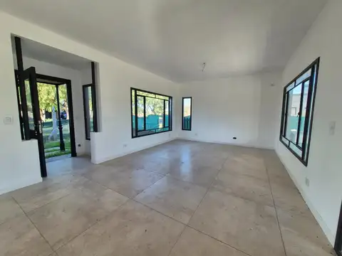 Casa en Venta en Pilar del Este - San Ramón, USD 170.000