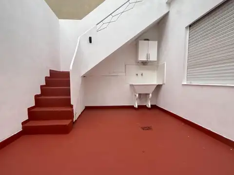 Depto Tipo Casa en Alquiler de 2 ambientes