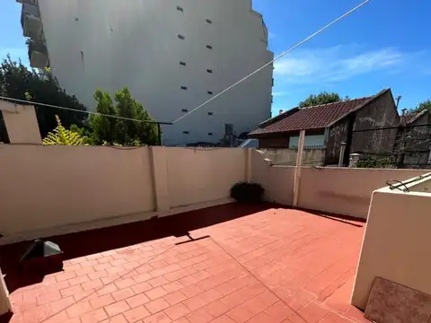 Depto Tipo Casa en Alquiler 50 años
