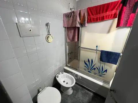 FRAY CAYETANO RODRIGUEZ Y AV. GAONA - FRENTE 42 M2 IMPECABLE TODO SOL