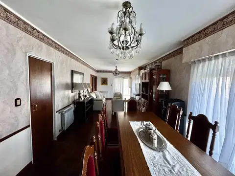 Departamento 6 ambientes con 2 baños