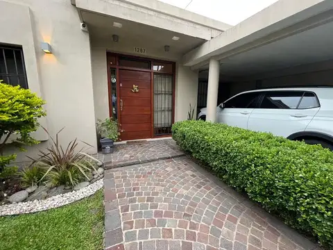 Virrey Cisneros 1200