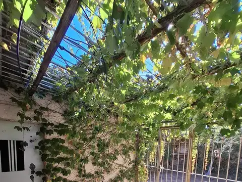 Alquiler Temporal Casa Amoblada  2 Habitaciones en España al 500, Pergamino, Buenos Aires