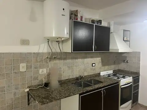 Echagüe 100, Piso 1