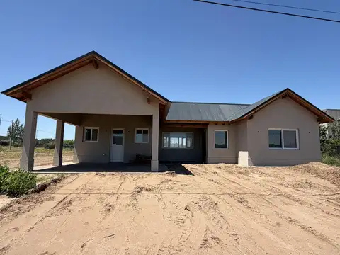 Casa a estrenar en barrio Don Felipe