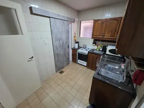 Departamento 6 ambientes con 2 baños