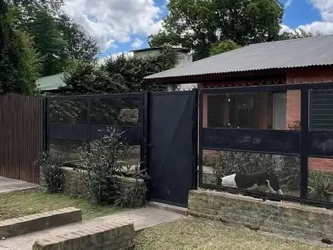 VENTA CASA 3 AMB. CON PILETA Y PARQUE EN LUJAN
