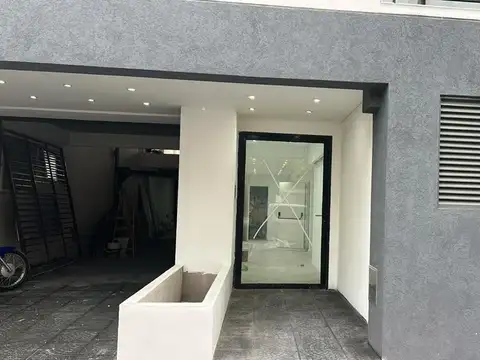 U$S 20000 Y CUOTAS - LISTO PARA HABITAR 3 AMB A ESTRENAR CON PATIO Y BALCÓN