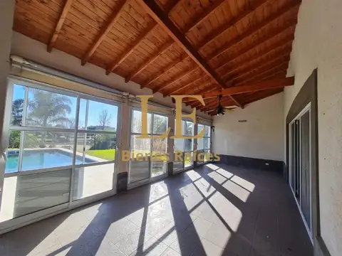 Casa en Venta con 2 cocheras