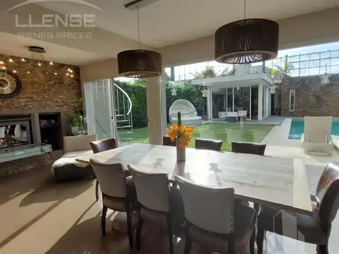 Casa 6 ambientes en 2 plantas en venta - Barrancas de Guido