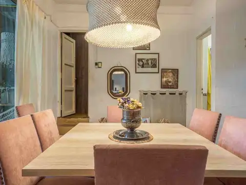 Casa 7 ambientes con 2 baños