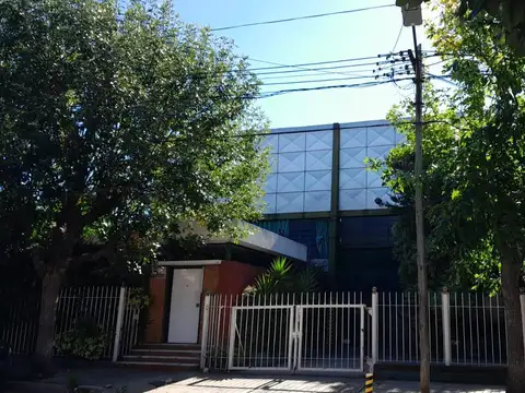 Galpon en Venta 55  mts Fondo