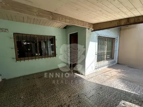 Casa 3 ambientes con 1 baño