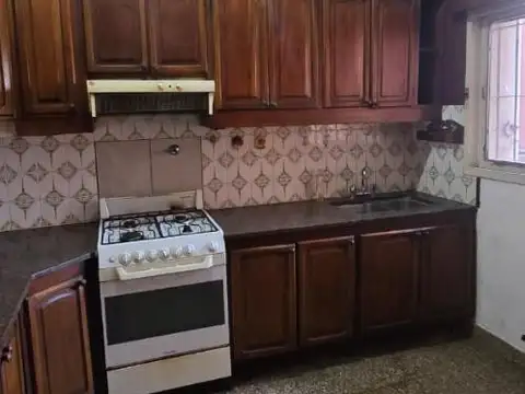 Departamento en Alquiler en Isidro Casanova, $ 900.000