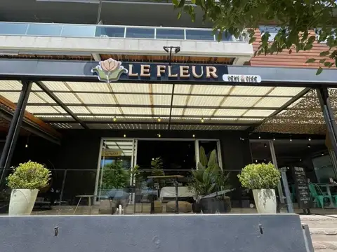 Avda Illia esq. Gob Garzón 100