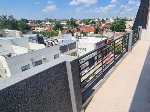 Joaquín V. González 900