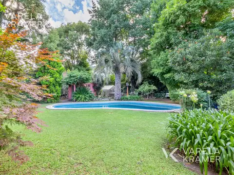 Casa en Venta con 4 cocheras