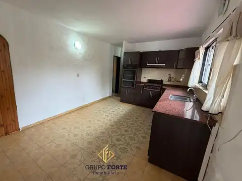 Casa 3 ambientes con 2 baños