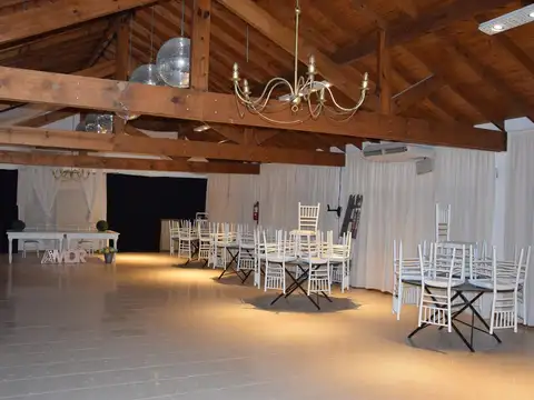 Local - Exaltacion De La Cruz