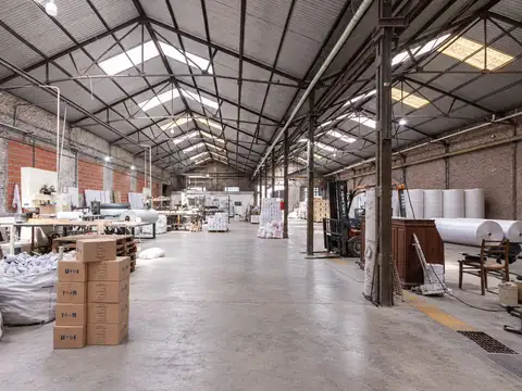 ALQUILER PREDIO INDUSTRIAL 10000M² 2 NAVES QUILMES