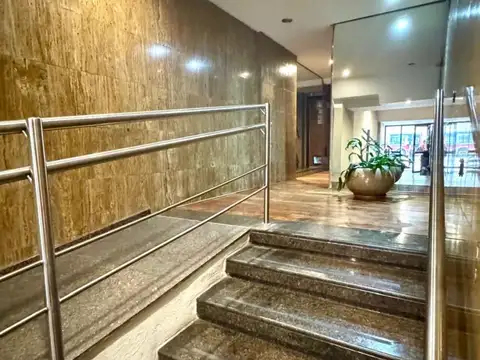 VENTA de DEPARTAMENTO 4 AMBIENTES MAS DEPENDENCIA