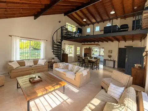 VENTA/  Casa Quinta  170m2 28 1782 La Plata