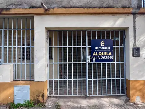 Casa en alquiler c/ cochera en Bella Vista